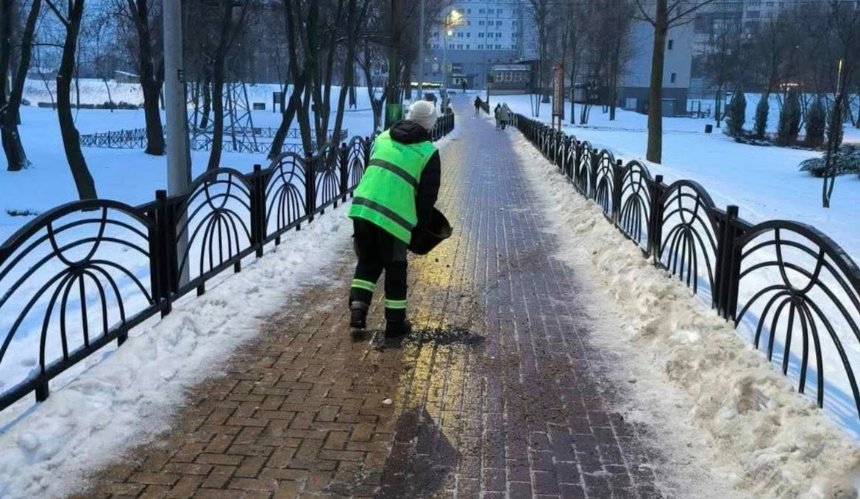 Київ у полоні ожеледиці: понад 3000 комунальників працюють на вулицях міста