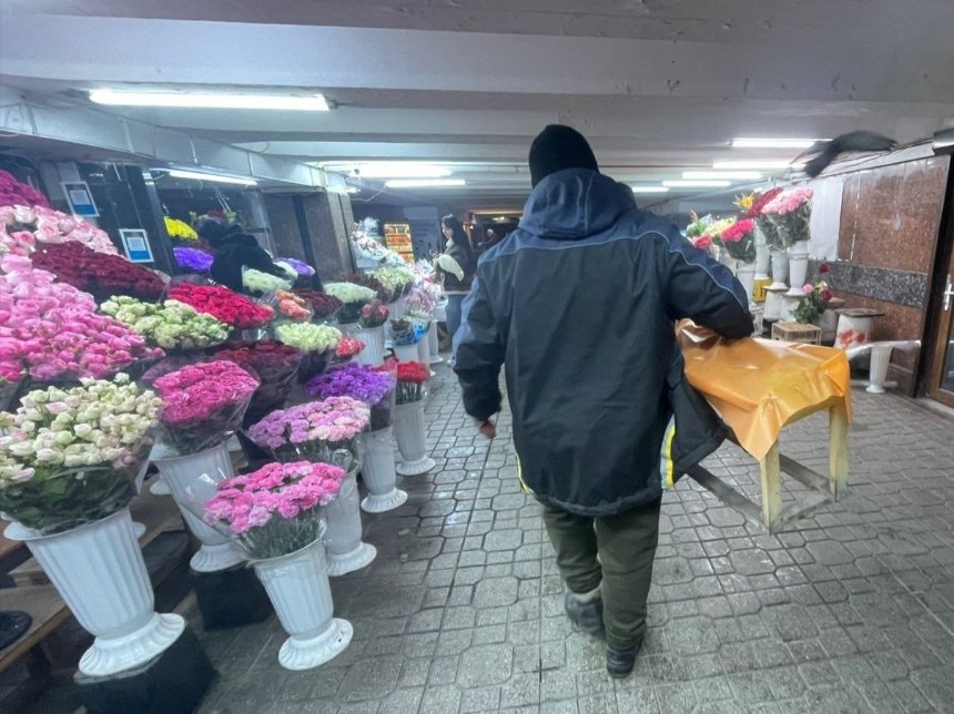 На Майдані Незалежності триває масштабний демонтаж