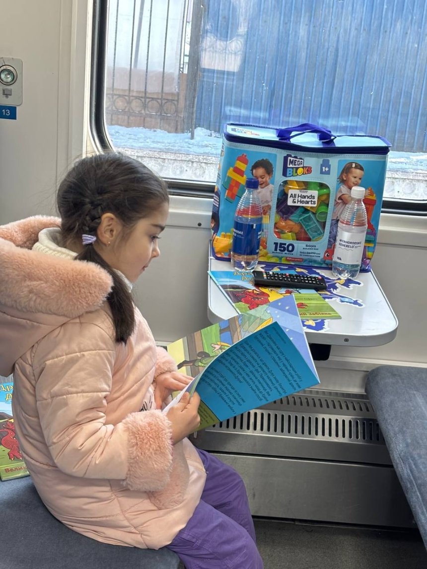 Укрзалізниця розгорнула перші 7 вагонів незламності на Київщині