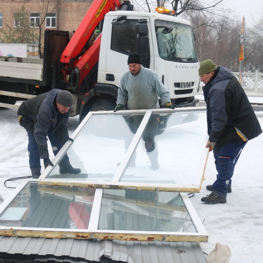 На Дарниці демонтували кіоски для розширення дороги
