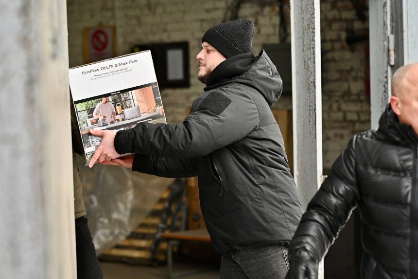 Київщина отримала першу партію потужних зарядних станцій з Чехії