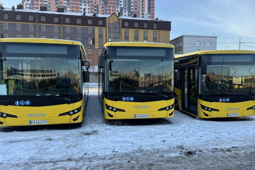 На вулиці Києва виїжджають 20 нових турецьких автобусів