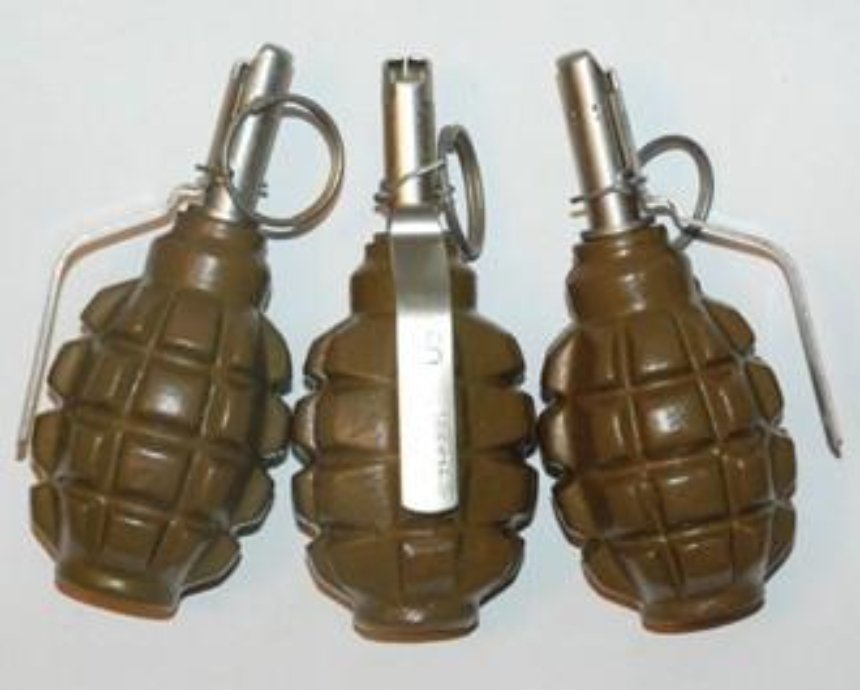 В столичном пункте приема вторсырья обнаружили четыре гранаты