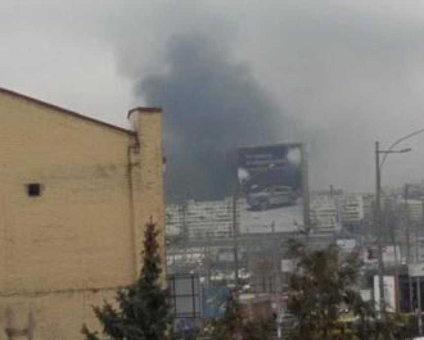Возле метро "Лыбедская" в Киеве ликвидировали большой пожар