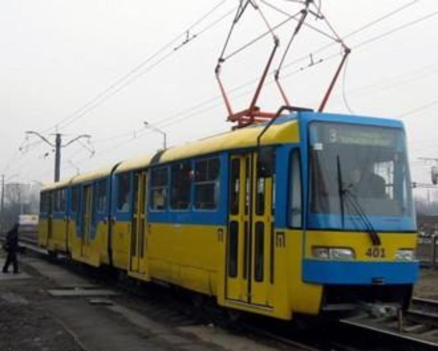 В Киеве во время движения загорелся трамвай