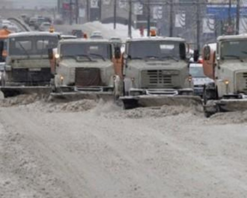 Киев из-за снегопада застыл в десятибальных пробках