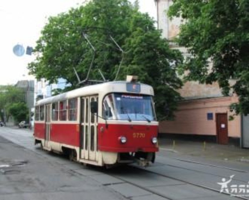 В Киеве на Подоле временно остановят движение трамваев