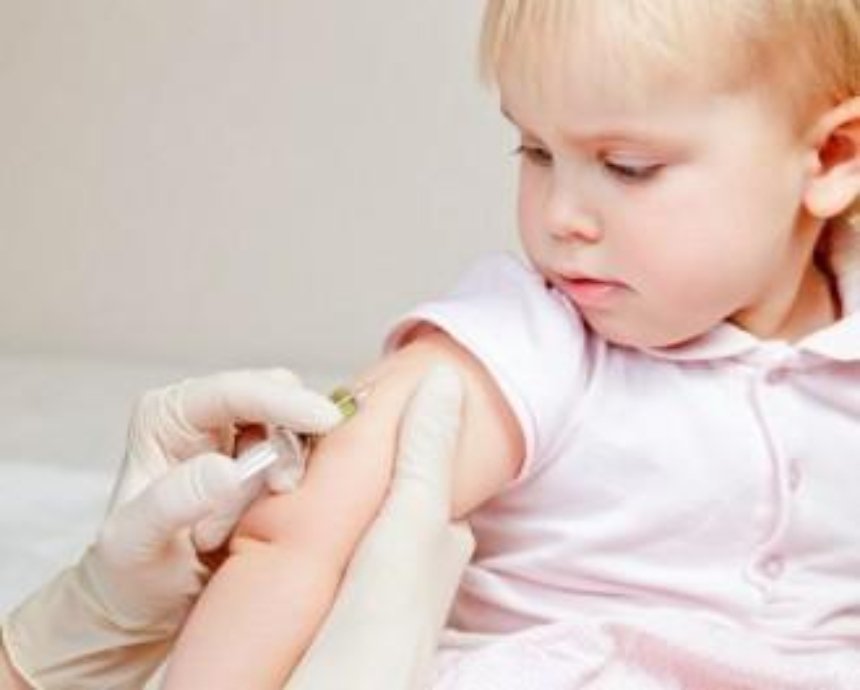 Врачи не рекомендуют киевлянам делать сейчас прививки