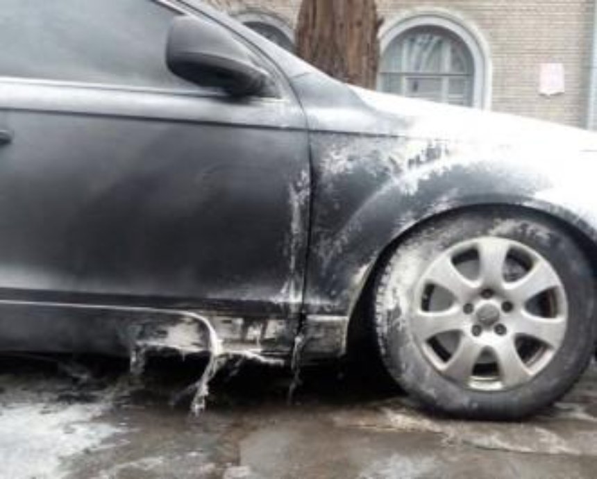 В Киеве под судом взорвали машину известного адвоката