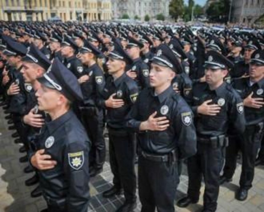 В Киеве могут объявять дополнительный набор в полицию