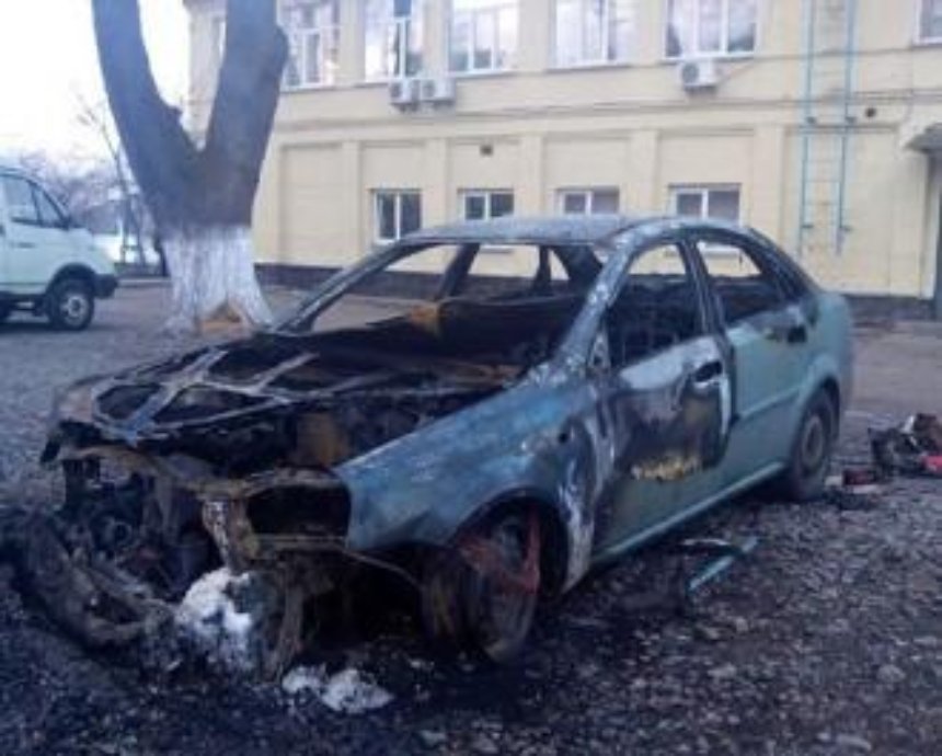 Директору столичного коммунального предприятия сожгли машину