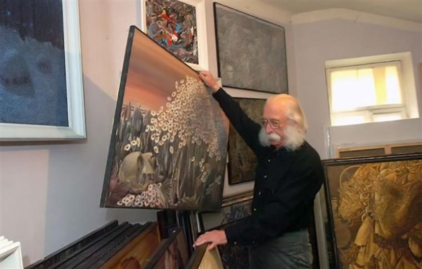 Детективна історія: у відомого українського художника вкрали більше ста картин