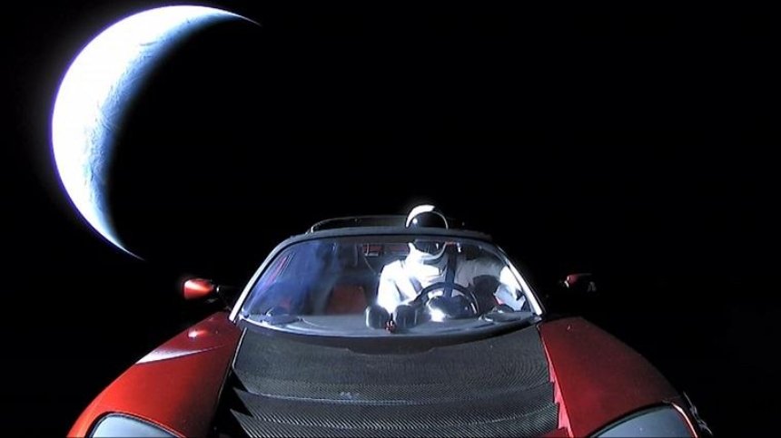 Илон Маск отправил в космос секретный груз (фото)