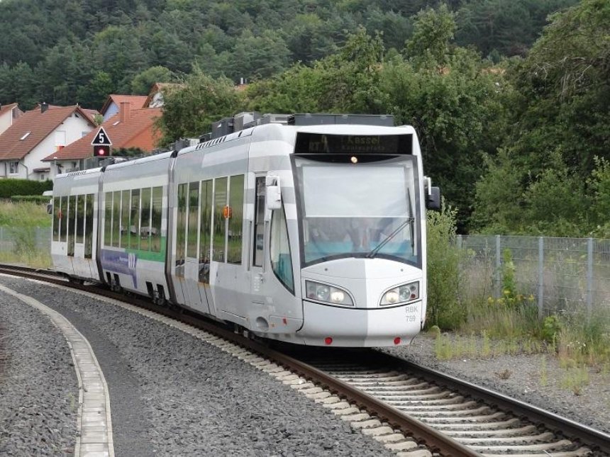 Троещину и Борщаговку соединит скоростной трамвай-электричка