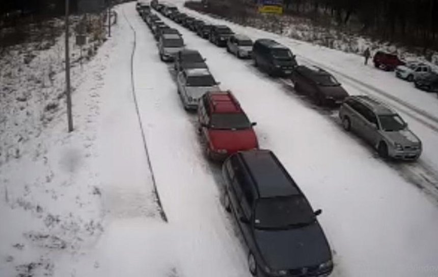 Десятки тысяч автомобилей, на которых ездят украинцы, оформлены на 17 поляков