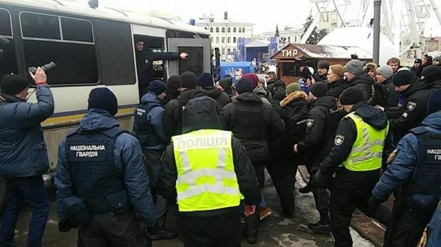На Подоле полиция задержала активистов (фото) (обновлено)