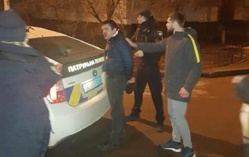 Киевляне поймали вора и сдали полиции (фото, видео)