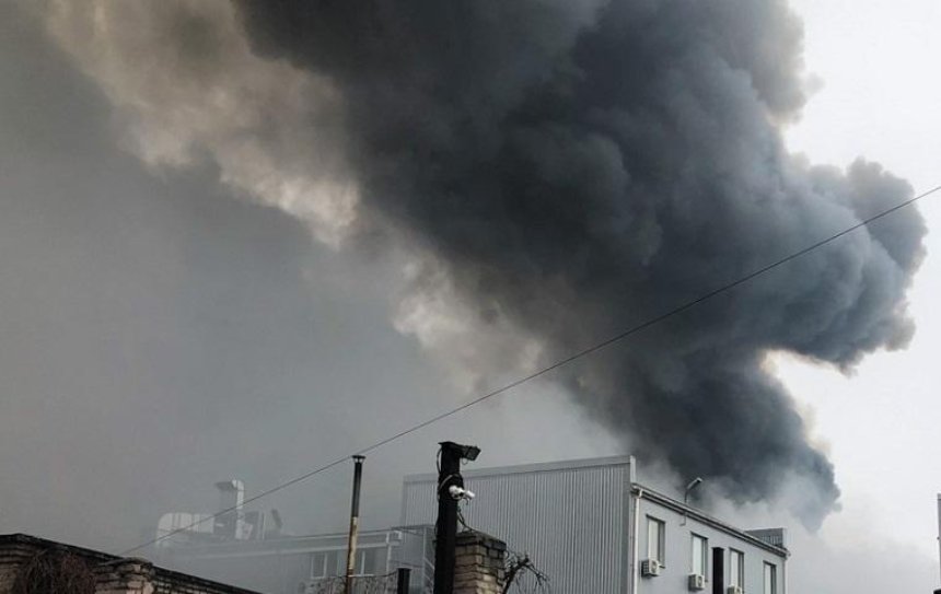 В Днепровском районе произошел масштабный пожар (видео)