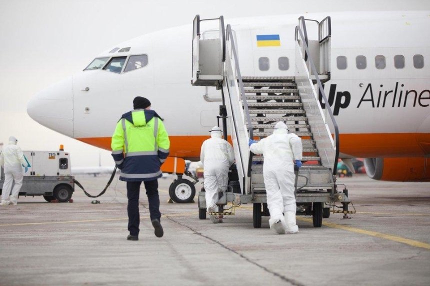 Самолет из Уханя приземлился в «Борисполе» на дозаправку, а затем полетит в Харьков