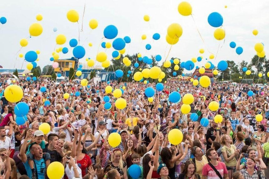 Больше половины украинцев считают себя счастливыми людьми, — соцопрос