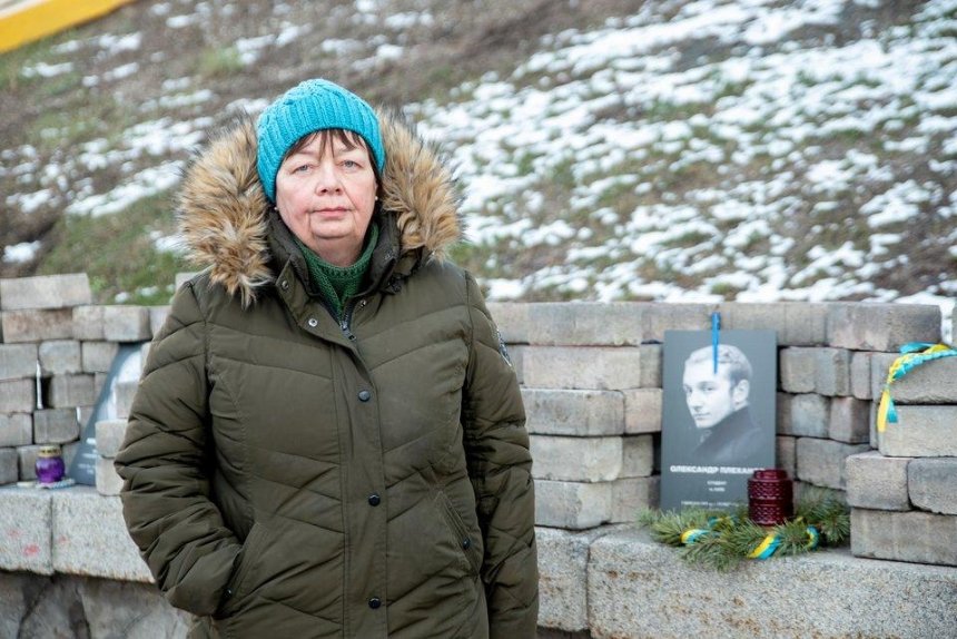 «Якби вижив на Майдані, то пішов би воювати на Донбас». Матір героя Небесної Сотні — про сина і життя після революції