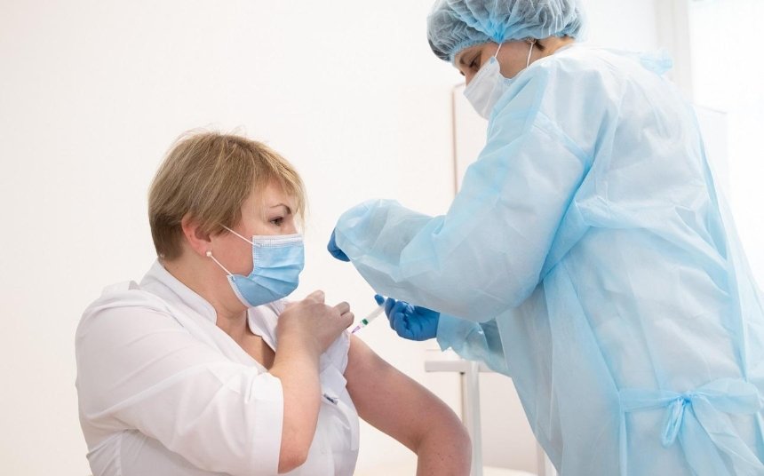 В Украине зафиксировали неблагоприятные последствия после вакцинации от COVID-19