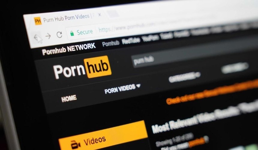Pornhub усилит меры безопасности и введет биометрическую проверку данных