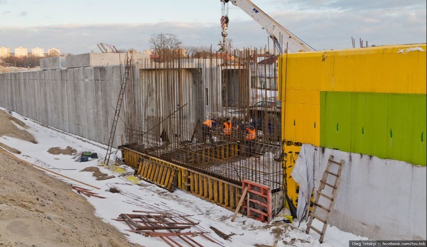 Появились фото строительства метро на Троещину: что там сейчас делают