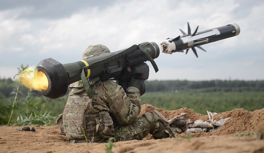Хоча б не санкції: Естонія відправляє зброю в Україну