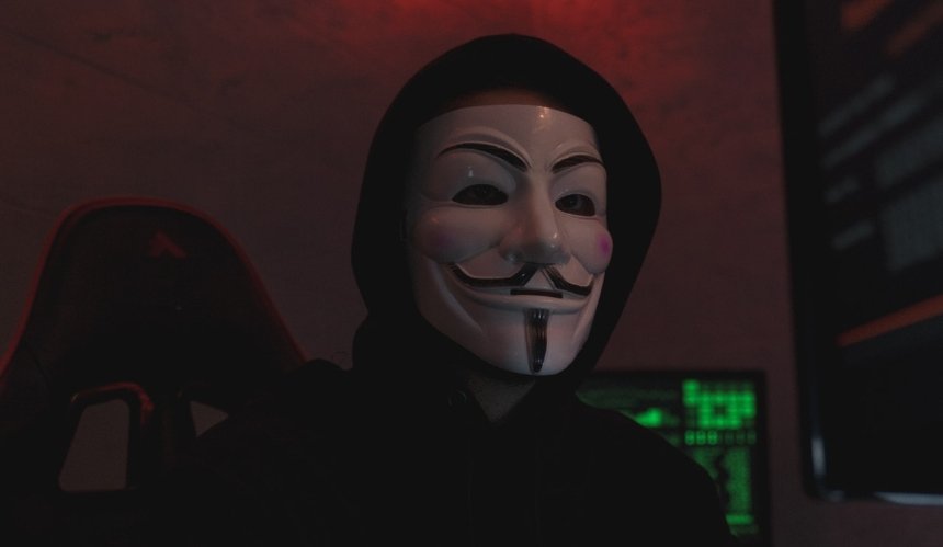 Хакерська група Anonymous оголосила кібервійну Росії через напад на Україну