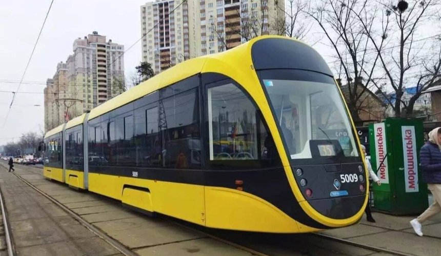 11 нових трамваїв почали курсувати на лівому березі Києва: маршрути