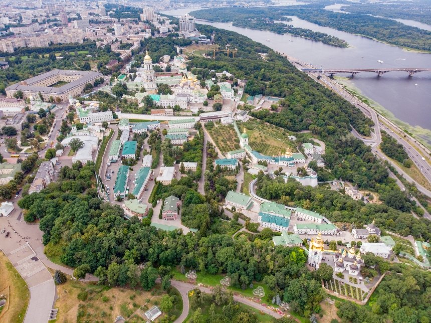 Київрада виділила земельні ділянки для створення зелених зон, обслуговування закладів освіти та культури, бюветного комплексу, а також історико-культурного заповідника