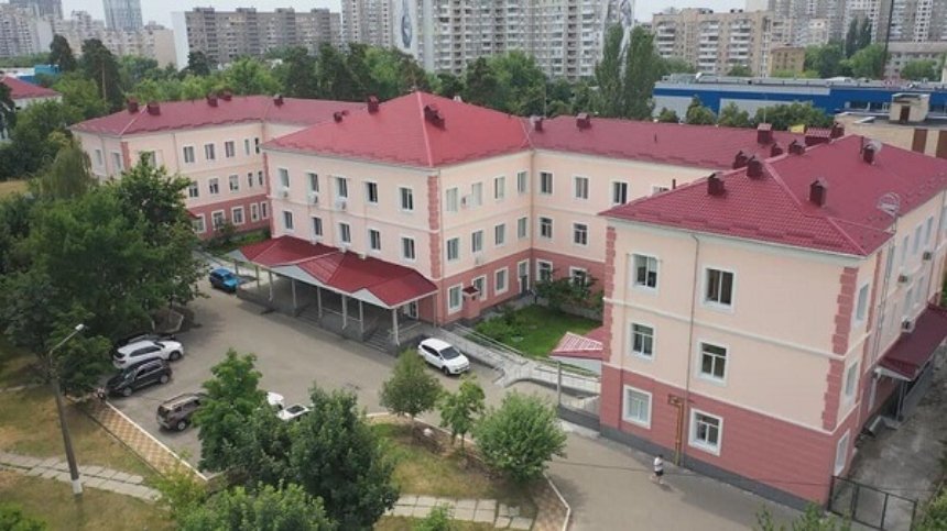 Пологовий будинок на Червоному хуторі, Дарницький (Пологовий будинок Академія здоров'я людини)