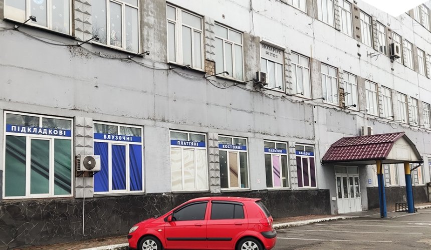 У Києві демонтували незаконну рекламу та вивіски: фото