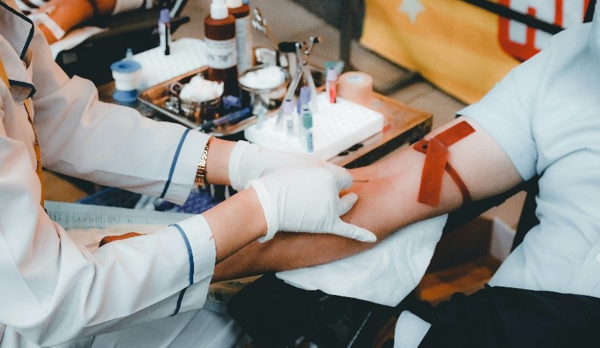 Які групи крові потрібні у Києві: де здати кров