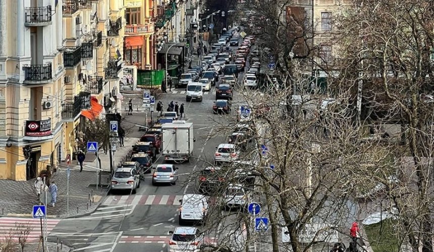 Інспекція з паркування у Києві проводить рейди з обстеження доріг