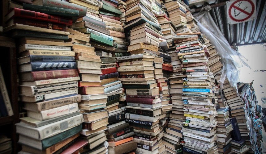 Легендарний книжковий ринок "Петрівка" в Києві
