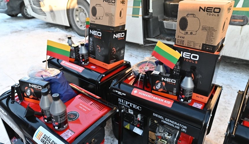 Дитячі будинки на Київщині отримали 40 енергетичних комплектів: фото