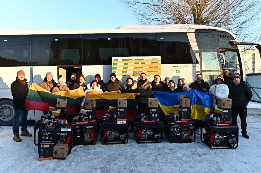 Дитячі будинки на Київщині отримали 40 енергетичних комплектів