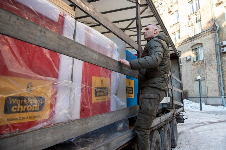 Варшава передала Києву чергову партію генераторів