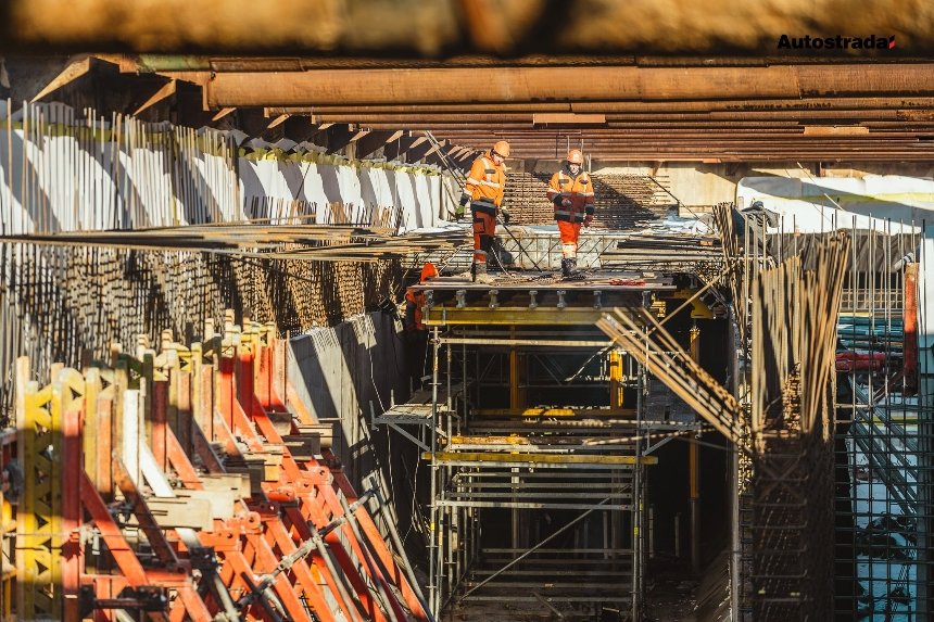 Будівництво метро на Виноградар