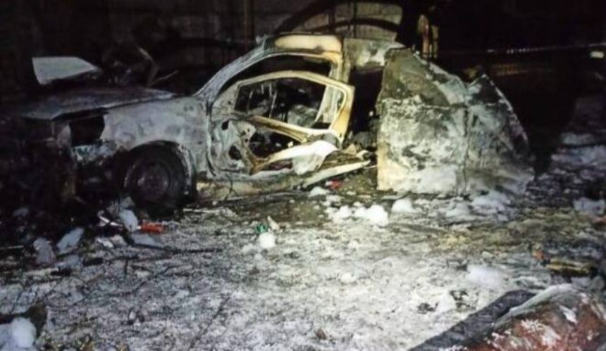 Вибух авто біля будівлі СБУ в Києві: двох чоловіків підозрюють у теракті