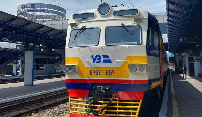 Kyiv City Express запускає другий сезон "Підпільного стендапу" в електричці: деталі