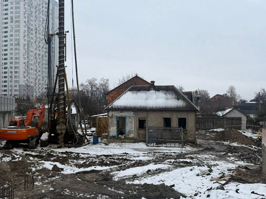 На Осокорках зносять найстарішу дерев’яну садибу Лівобережжя