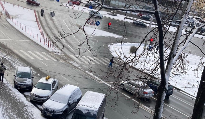 У Києві на 26 лютого оголошено "жовтий" рівень небезпеки через&nbsp;ожеледицю