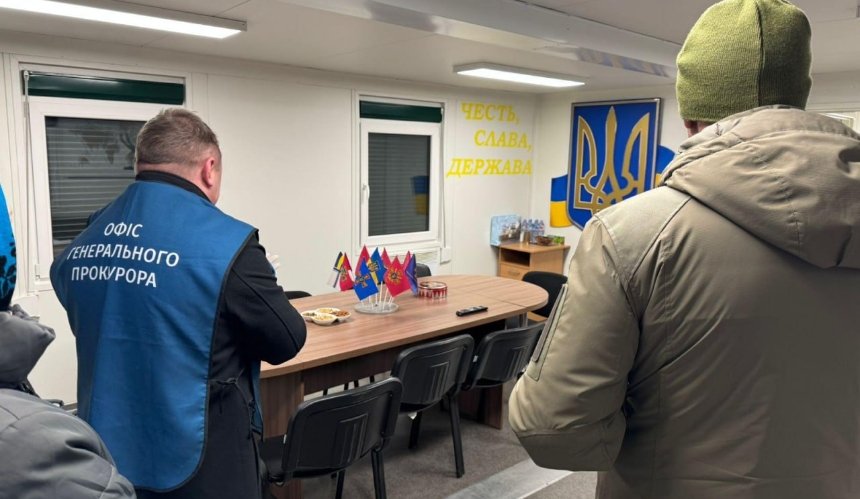 Розкрадання на обороні аеродромів: на хабарі затримали посадовців Повітряних Сил і СБУ