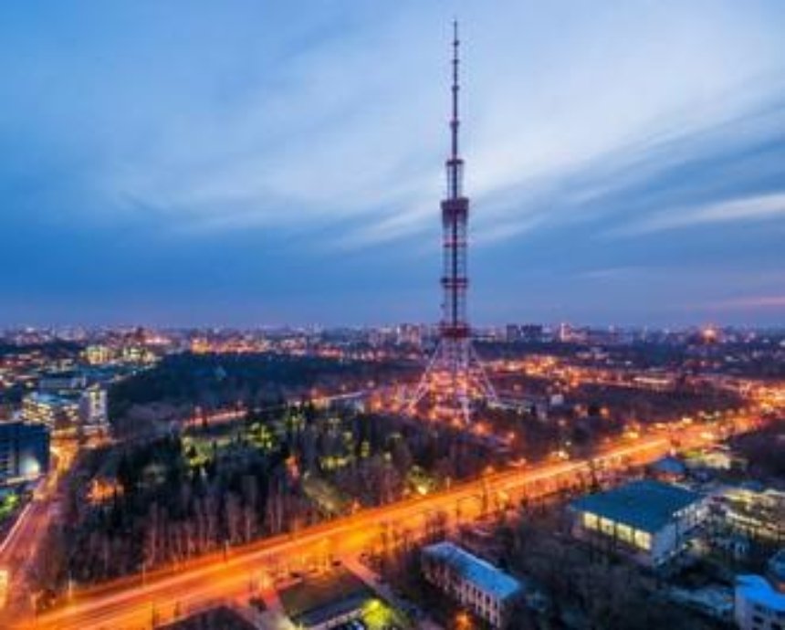 30-летний недострой: на крыше брошенного киевского телецентра