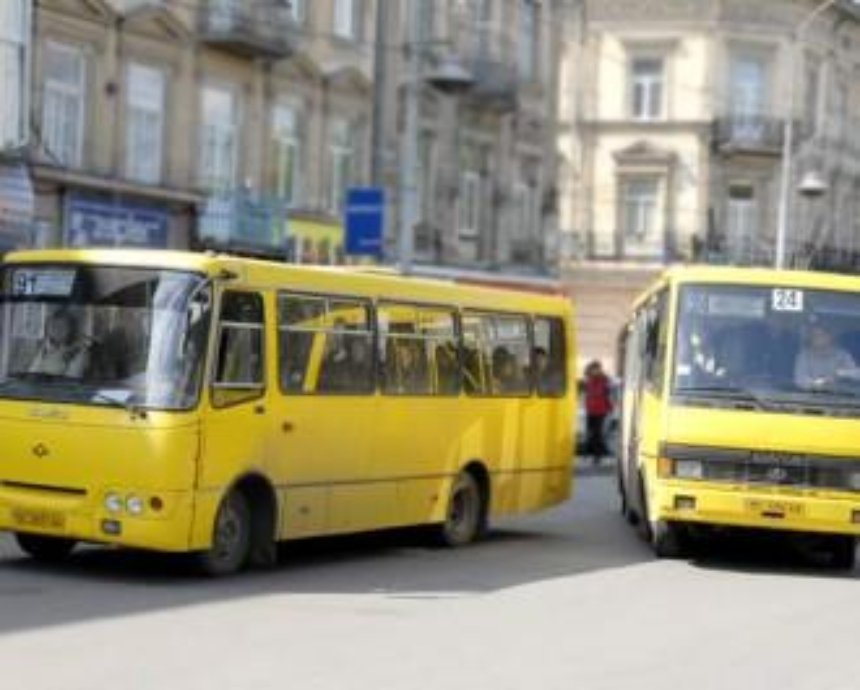 Киевские маршрутчики требуют срочно повысить тарифы на проезд