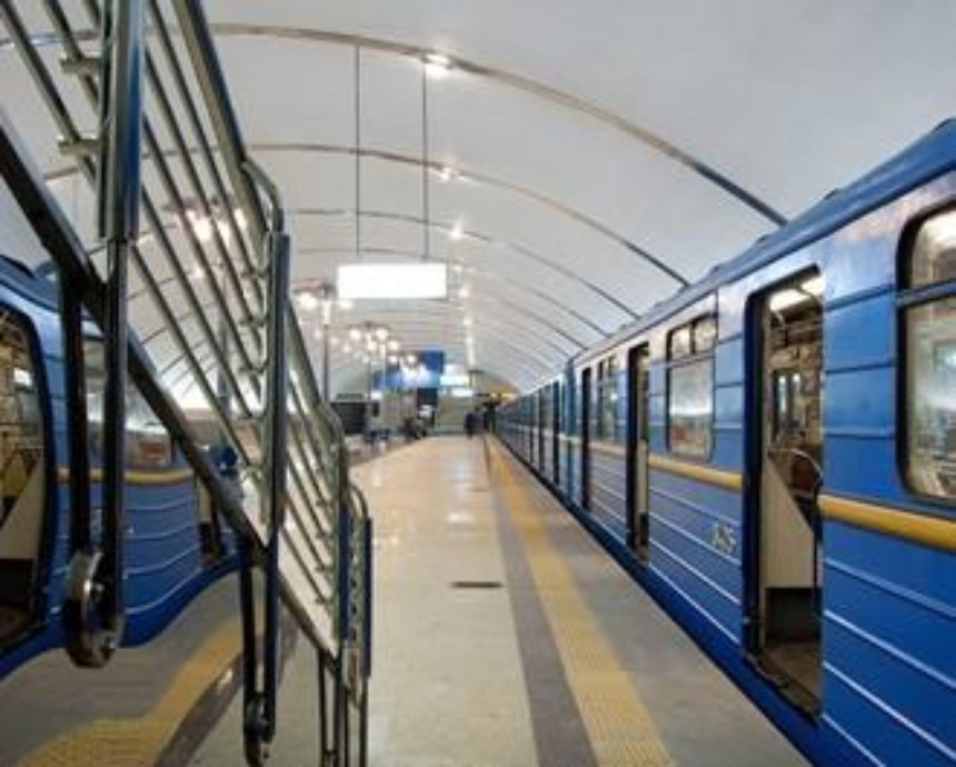 Поезда в киевском метро будут ходить чаще