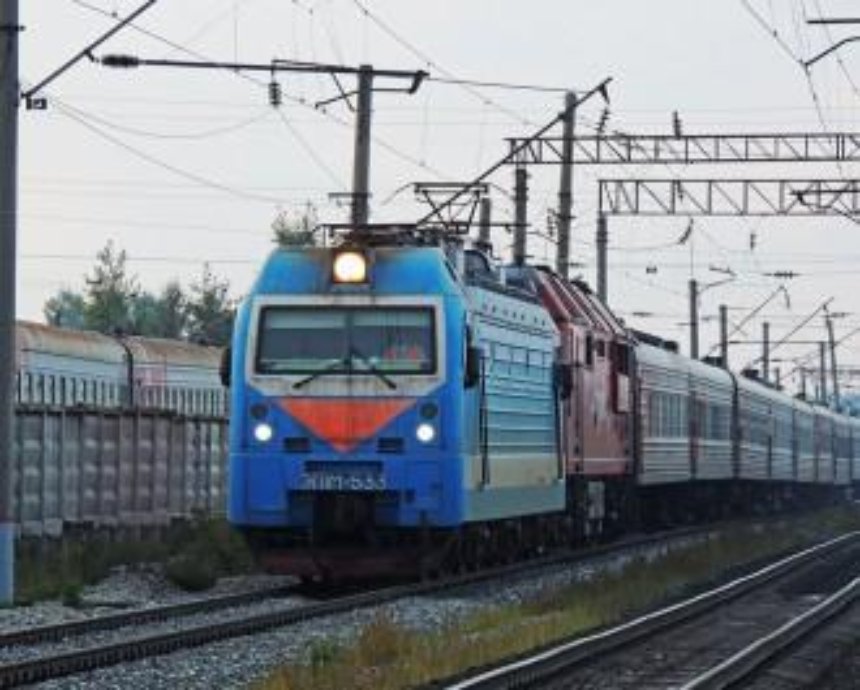Из-за угрозы взрыва из поезда эвакуировали 700 человек
